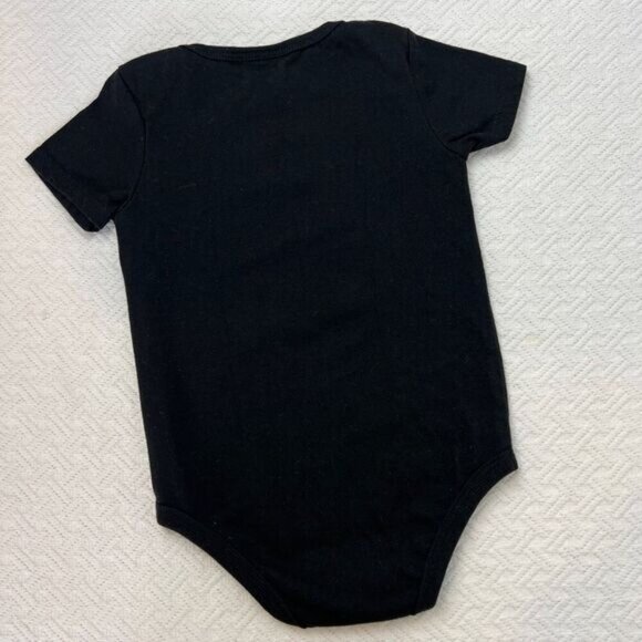 The Rolling Stones 2019 Baby 12-18M Lips Tongue Band Onesie One Piece Black - Picture 4 of 9